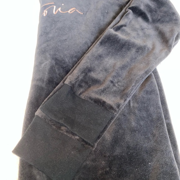 VS Velour Sweatshirt with a Open Black - Picture 5 of 7